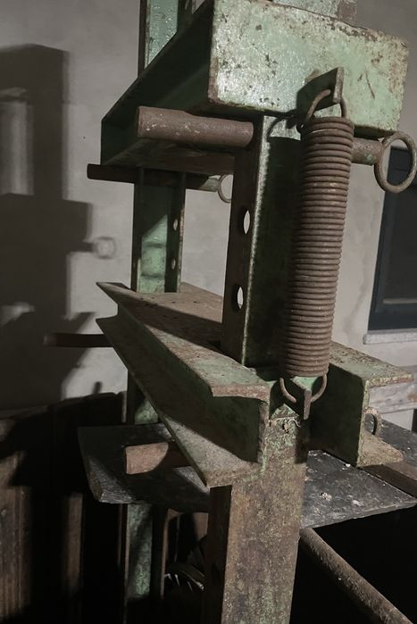 Prensa para vinho movel