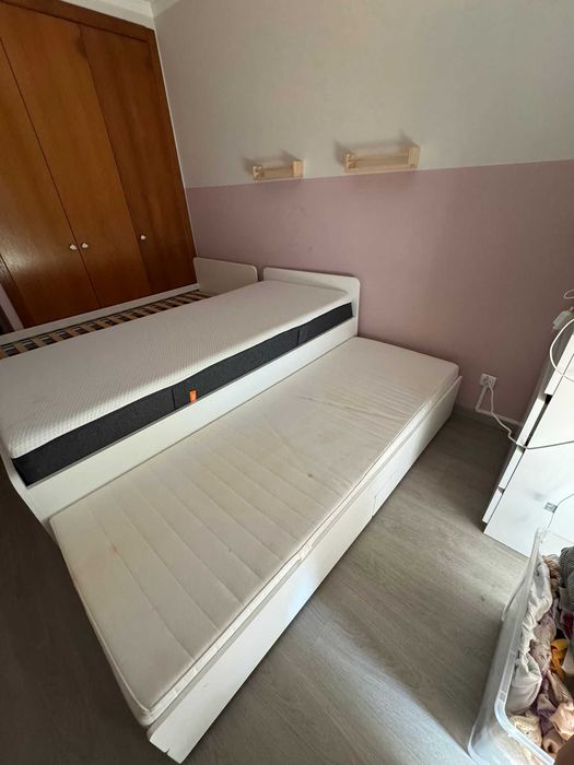 Camas individuais IKEA + Caixas de arrumação