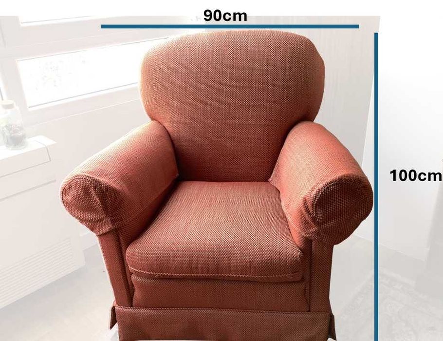 2 Poltronas + 1 banqueta com almofadas e proteção de braços