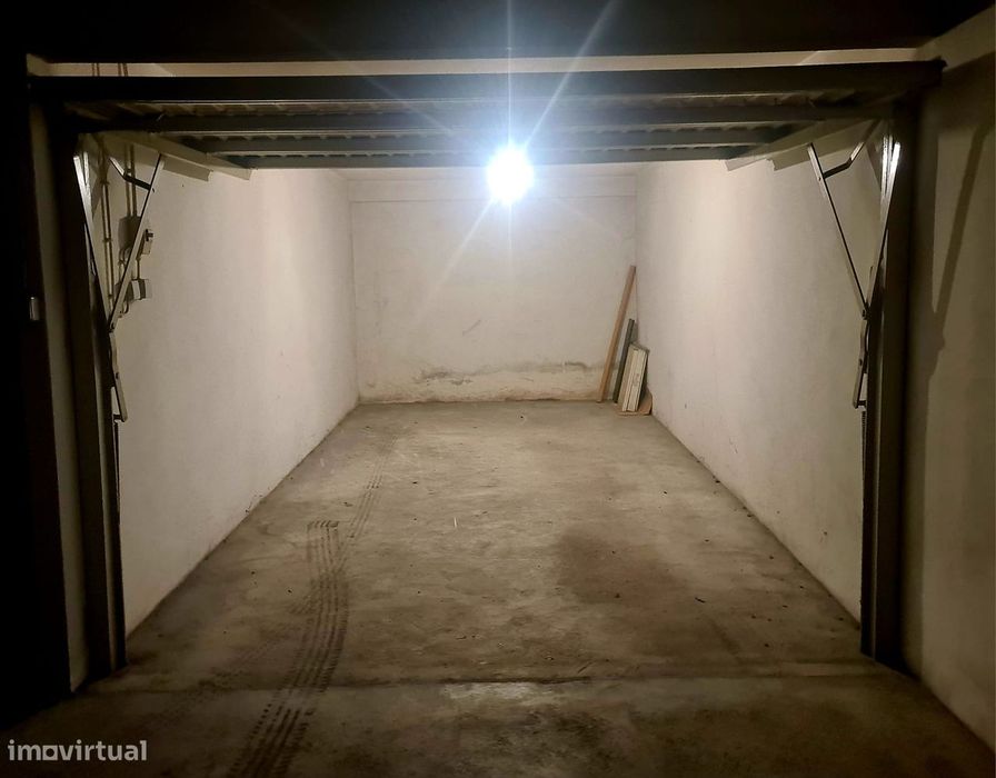 Garagem para arrendar em Viana do Castelo