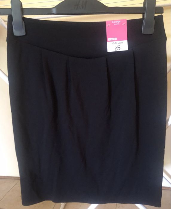 Czarna spódnica na gumkę