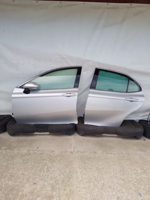 Toyota Camry 70 Двері в сірому кольорі 17-24 року