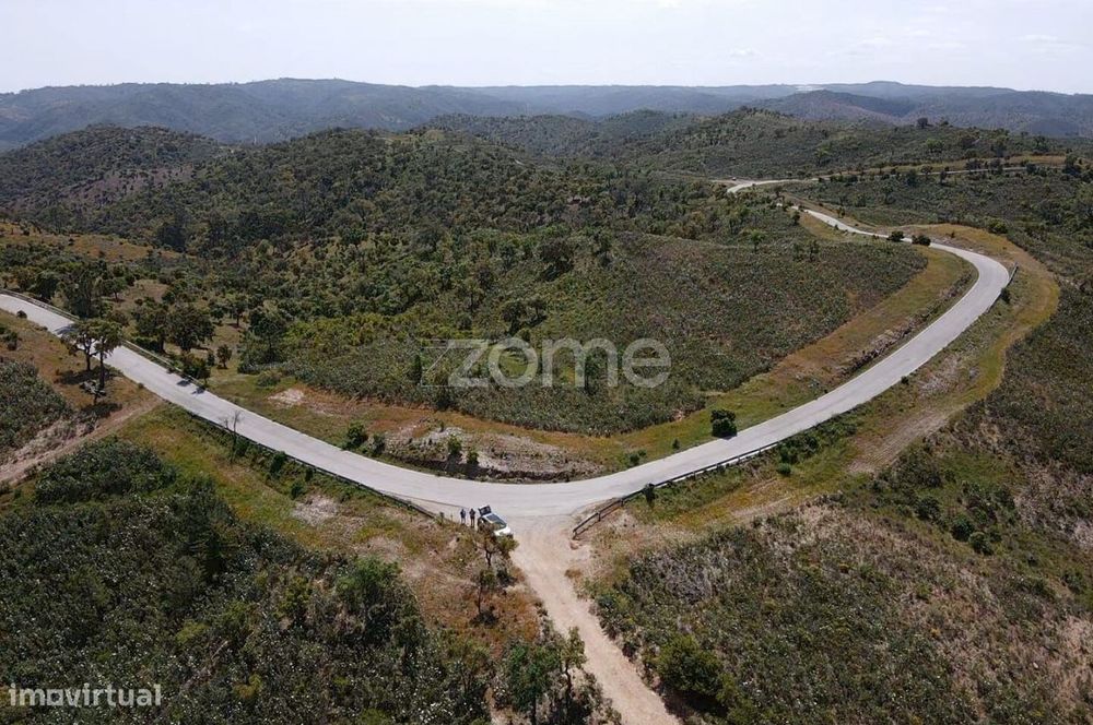 Terreno Rústico com 160.510m2 e Barragem em Vermelhos, Ameixial — Santa Cruz, Beja