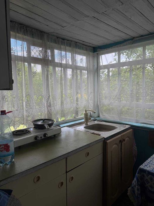 Продаж теплого будинку в смт Березне неподалік від центру