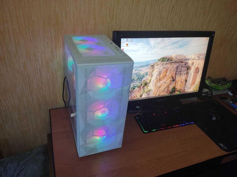 ИГРОВОЙ КОМП AMD Ryzen 5 3600, RX 5700XT(8Gb) ,DDR4 (16 Gb),SSD 256 Gb