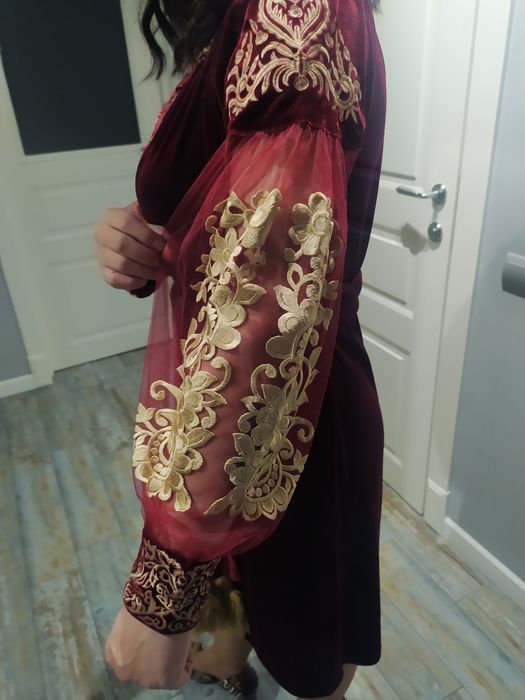 Сукня оксамит бордо  вишиванка с золотом вишите плаття