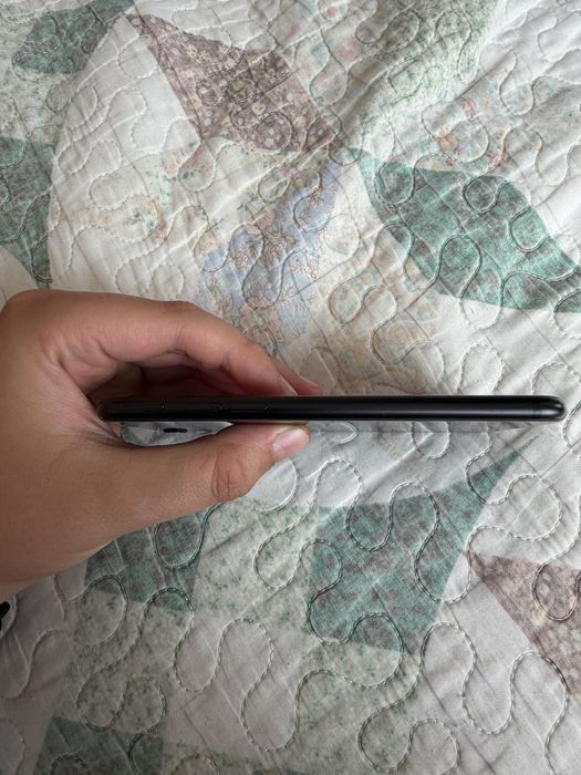 Продам iphone SE 2 gen