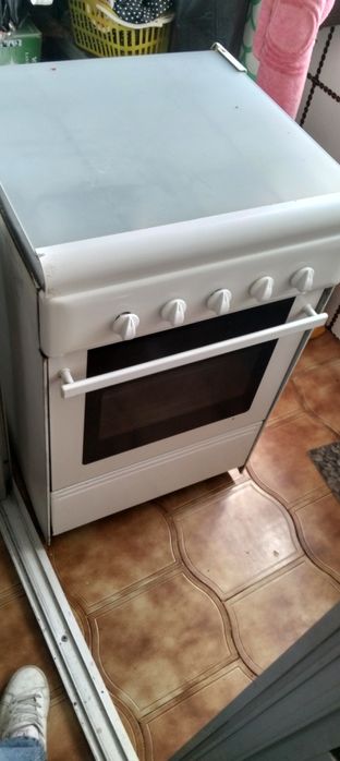 Arca de congelacao 170L e fogao