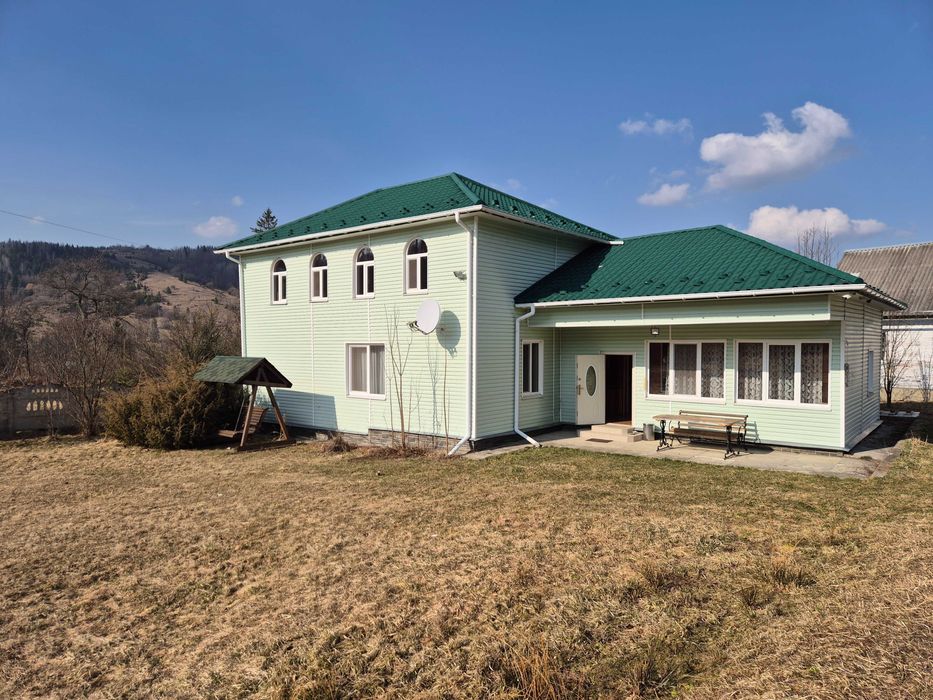 Продається садиба в мальовничому куточку Карпат с.Долішній Шепіт