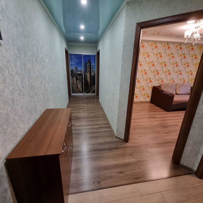 Продам 3к Парус Коммунар Свежий  ремонт !