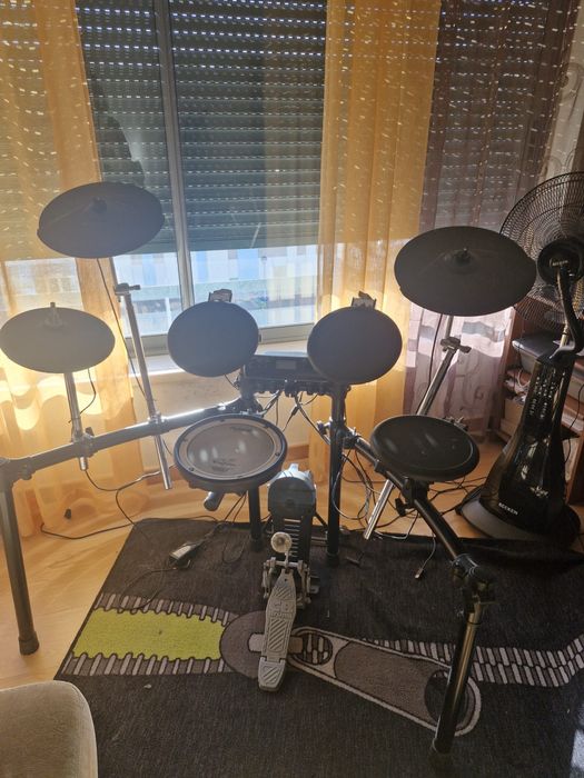 Roland T-4 - em muito bom estado