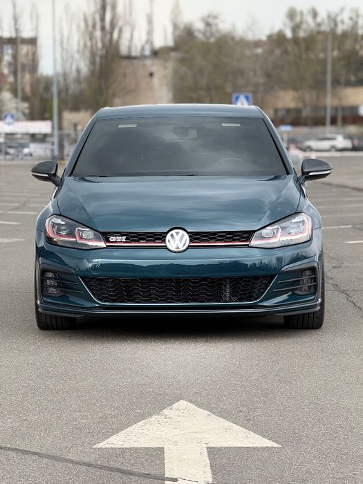 Volkswagen Golf GTI