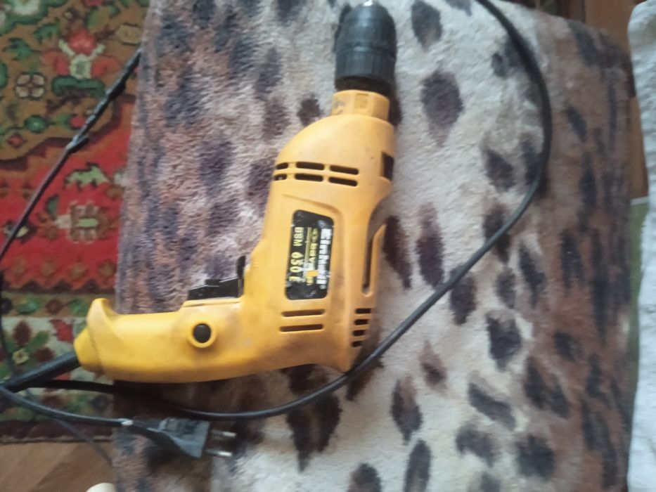 Продам дрель полностью рабочую