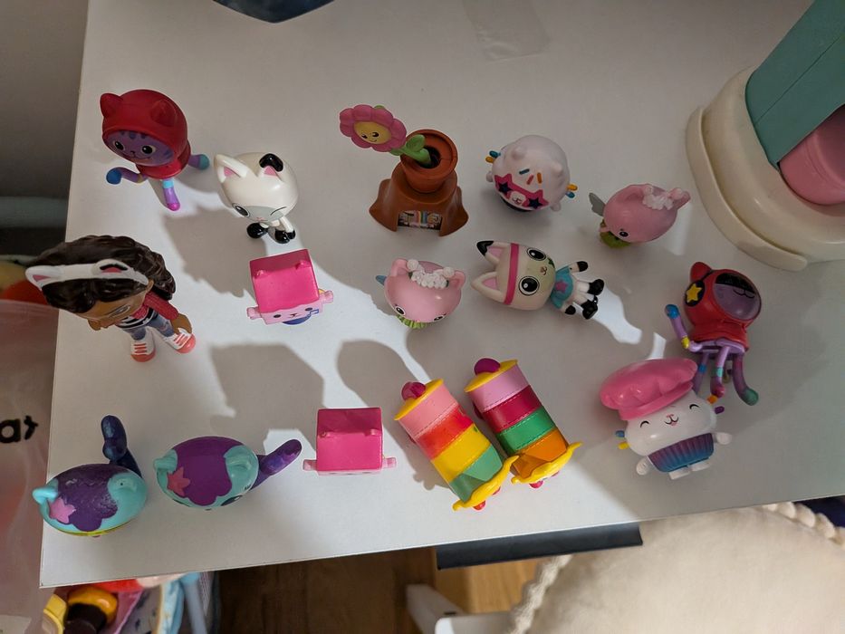 Gabby's dollhouse