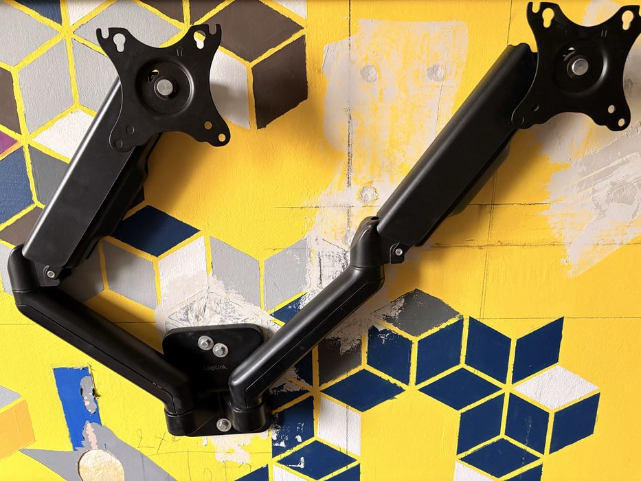 Uchwyt ścienny na dwa monitory do 27”