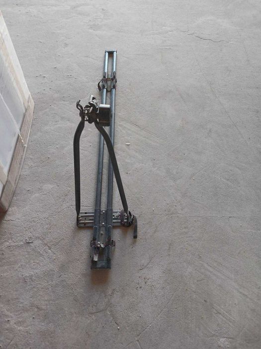 Кріплення для велосипеда на авто