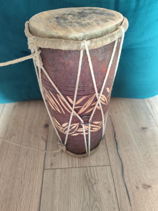 Bębenek    Djembe