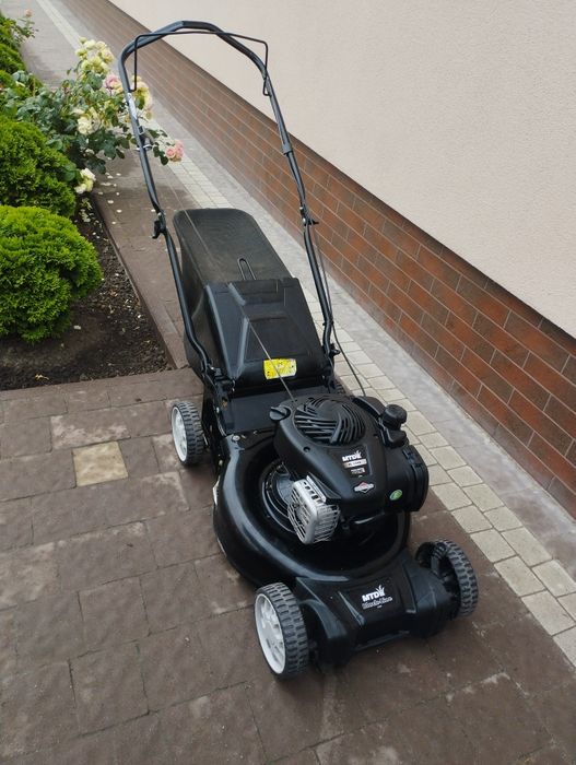 Газонокосарка MTD Briggs & Stratton 450E