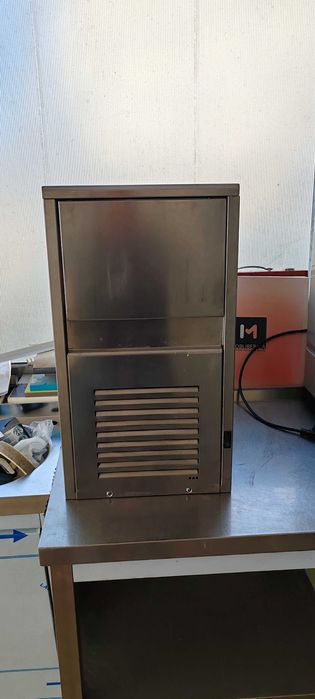 Máquina de Gelo Profissional - Recondicionada com Garantia de 6 Meses