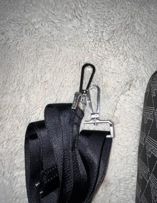 Bolsa Lacoste com etiqueta