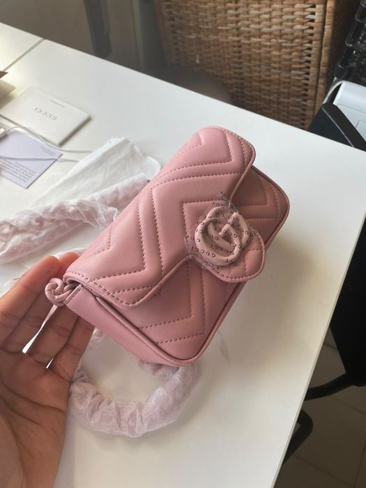 Mala de ombro Gucci GG Marmont Matelassé Mini