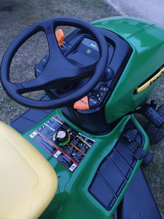 Traktorek kosiarka John Deere x300 Pilcza Żelichowska • OLX.pl