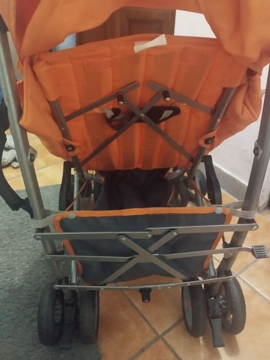 Carinho em bom estado