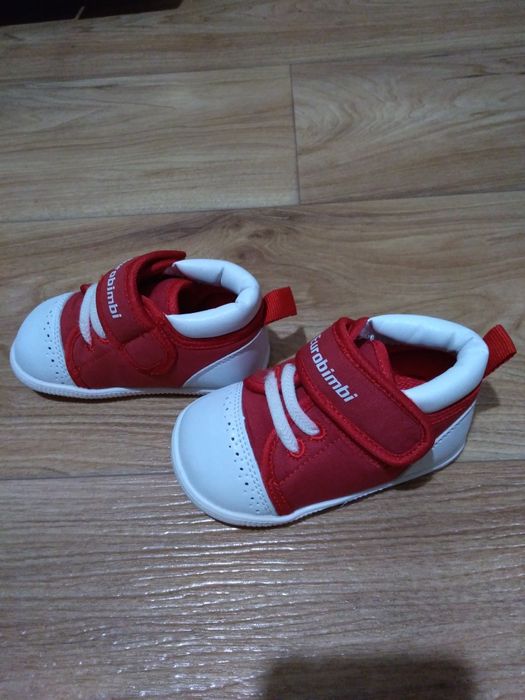 Кросівки для дівчинки 20 р.