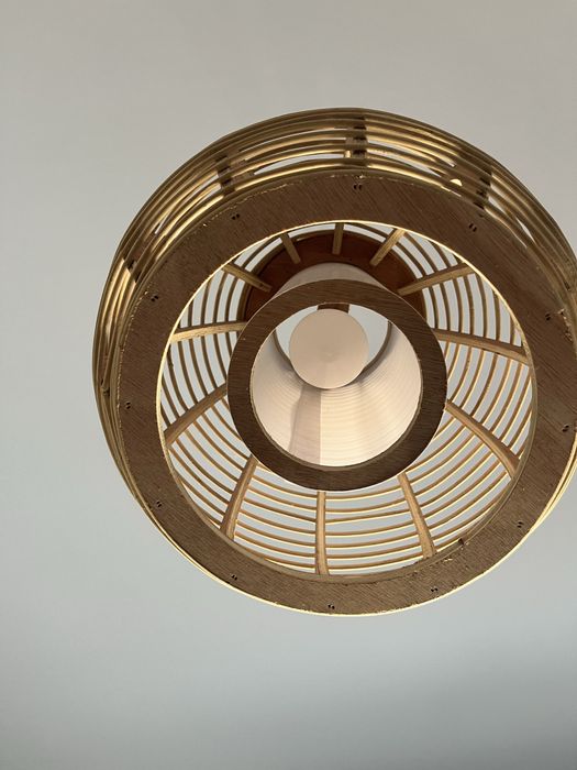 Candeeiro de madeira