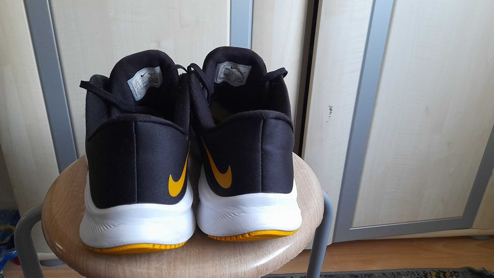 Nike Quest 3 buty do biegania r. 45