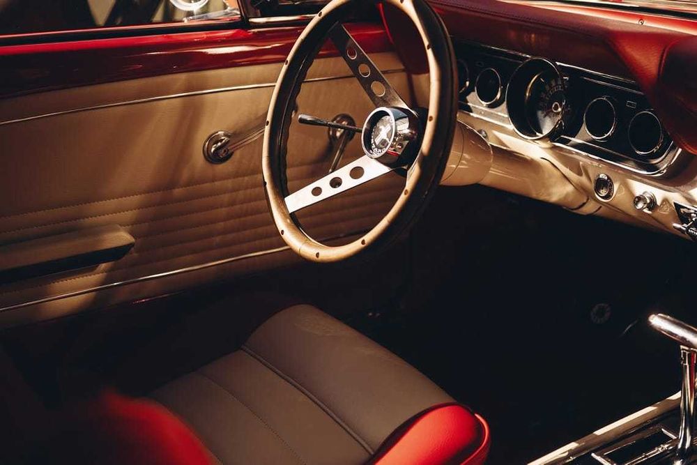 Zabytkowe auto do  Ślubu. Mustang Cabrio 1966