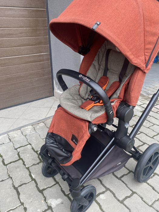 Прогулянковий візок Cybex Priam Lux