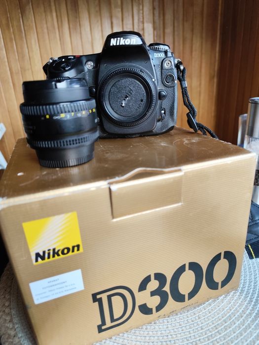 Nikon D300 body + Nikkor 50mm 1:1.8D