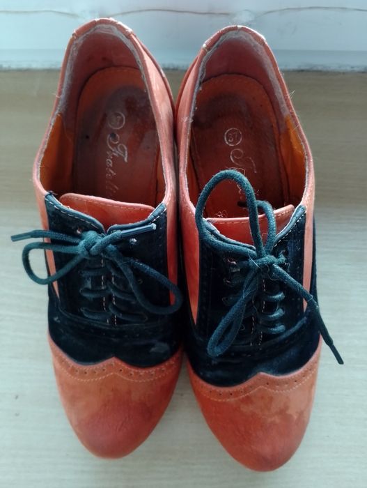 Vintage buty na obcasie.