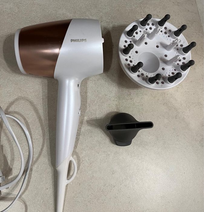 Фен Philips BHD827/00