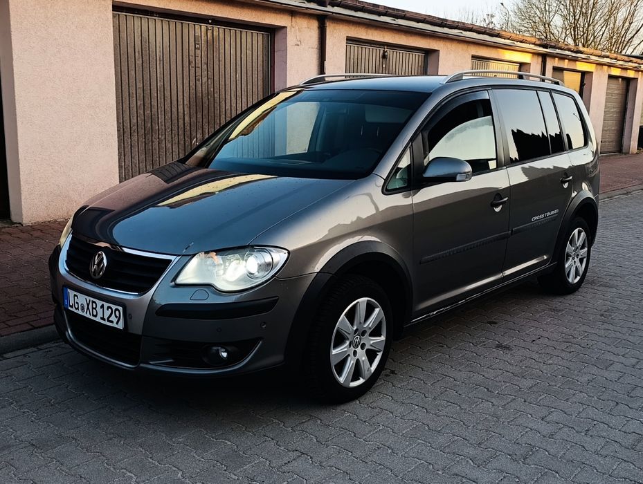 VW Touran Cross 2.0 TDi na części