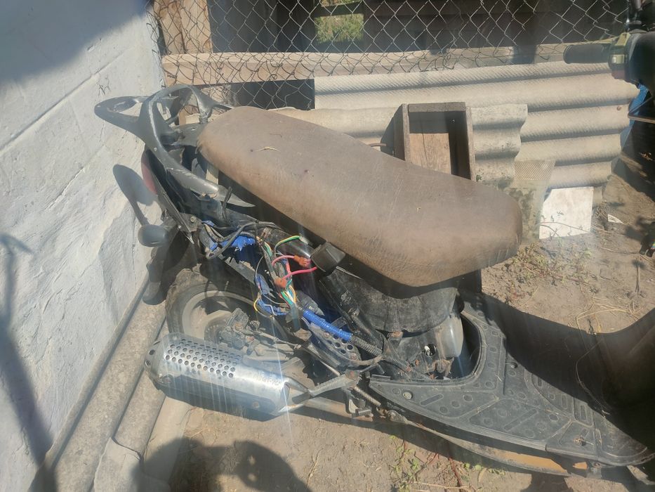 Продам мотоцикл іж планета 5  + китайський  скутер