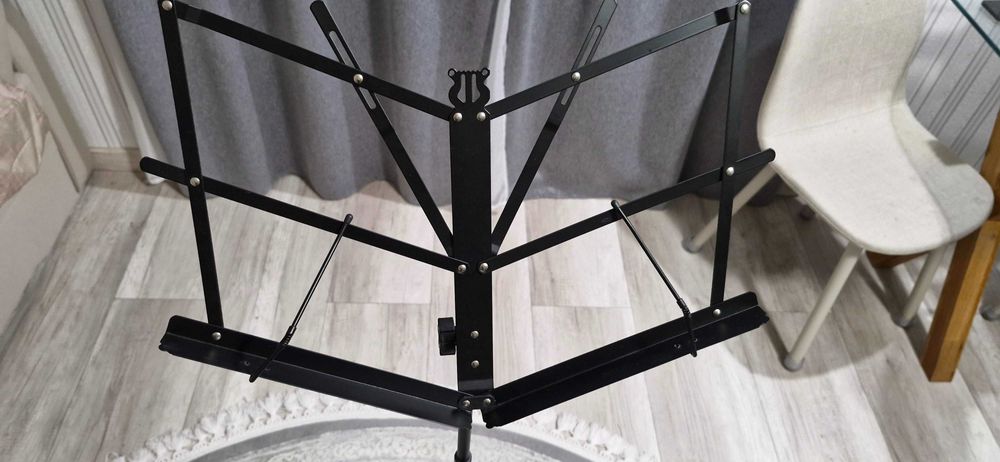 Продам пюпітр під ноти