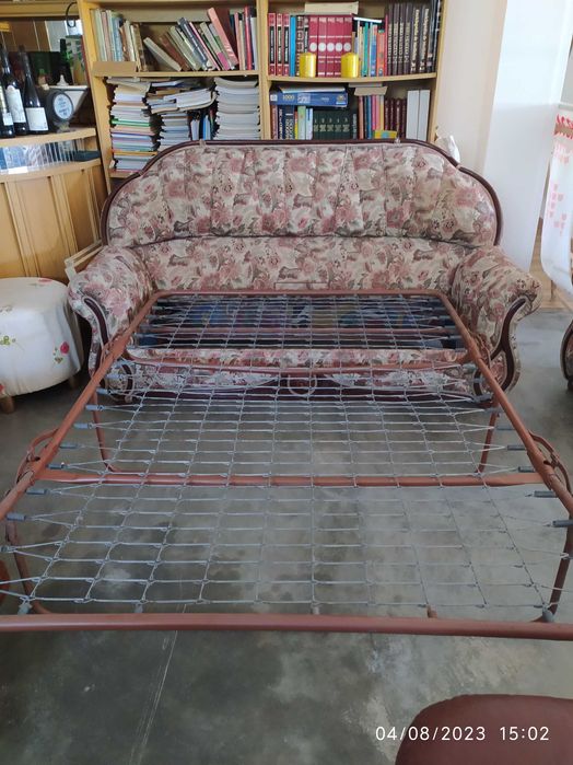Vendo conjunto de sofá cama e duas poltronas