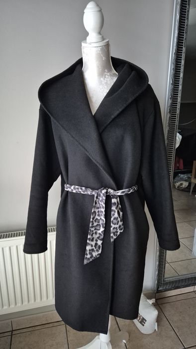 Płaszcz wiosenny z kapturem