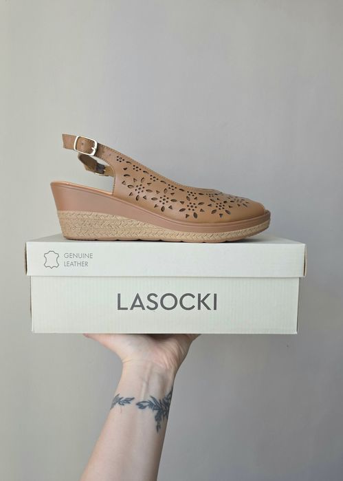 Skórzane damskie sandały na koturnie Lasocki r.39