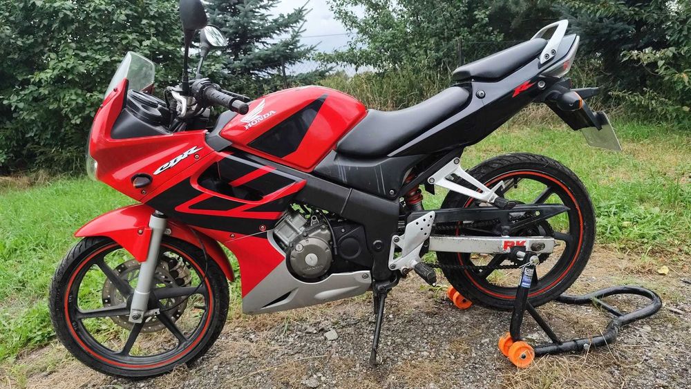 HONDA CBR 125R JC34 2006r. | 125cm3 5kW Motocykl na kat. B | Czerwona