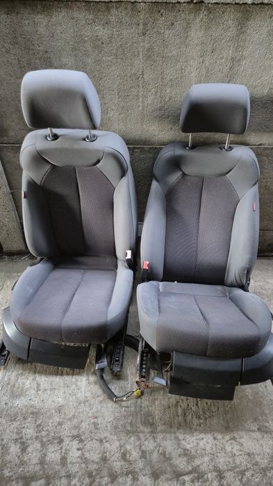 Sprzedam siedzenia do Seat Leon 1P1