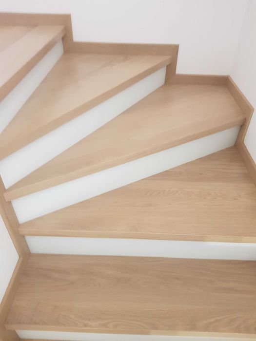 Schody drewniane , balustrady , trepy dębowe