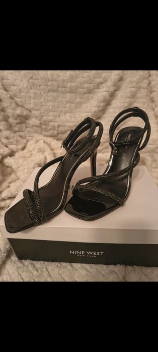 Brokatowe błyszczące szpilki