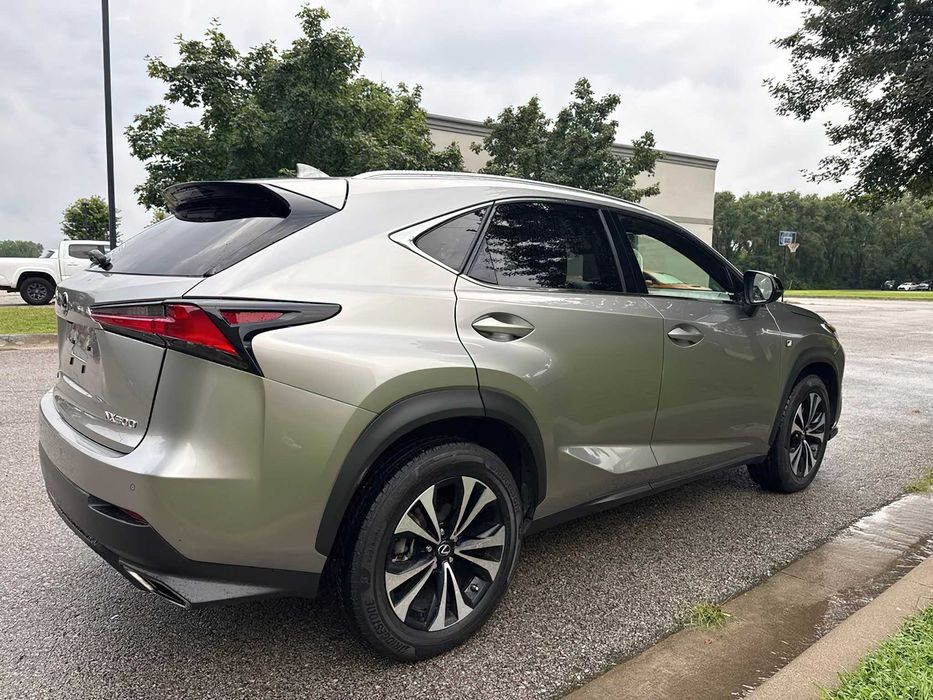 Lexus NX 300      2020
