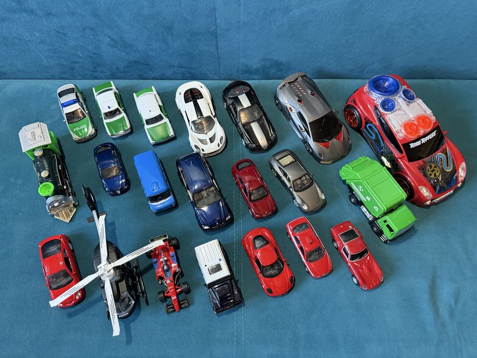 Zestaw samochodzików + helikopter + pojazdy specjalne