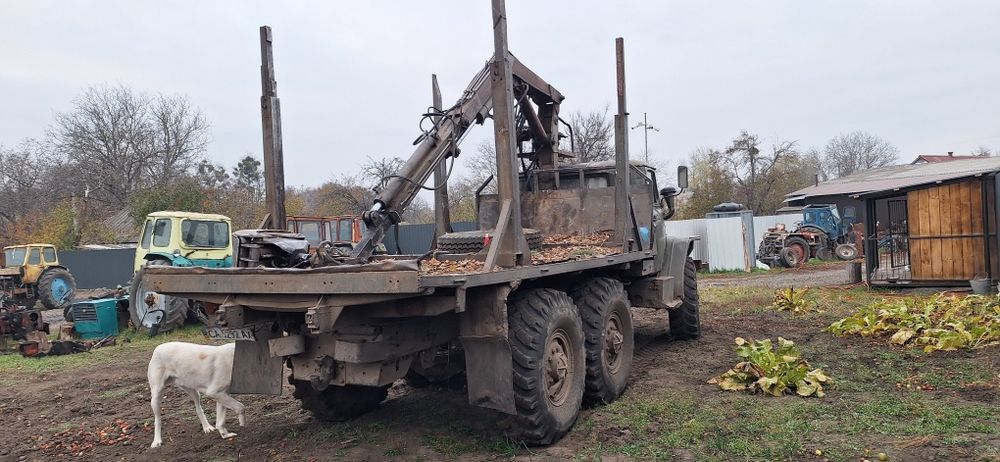 Урал маніпулятор з причіпом