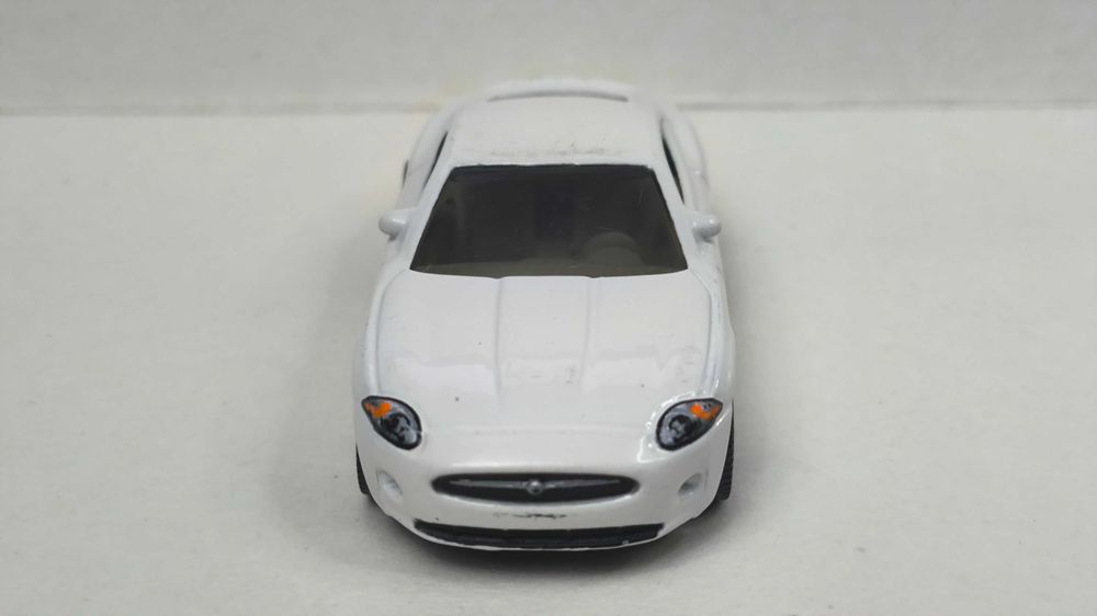 Машинка Jaguar XK-2006 Matchbox