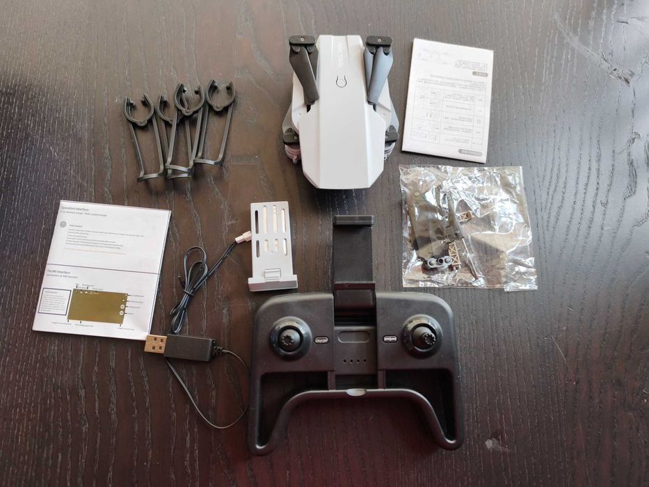 Drone com comando e vários extras